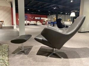 Gealux Pearl draaifauteuil met hocker leer Opruiming