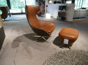 Leolux Caruzzo Plus 662100 Opruiming in 2 kleuren inclusief voetenbank
