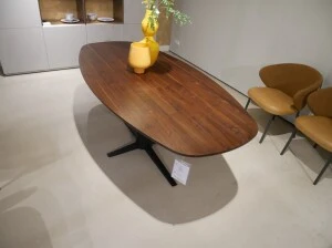 Brees New World Thor eetkamertafel noten Opruiming 200 x 100 cm